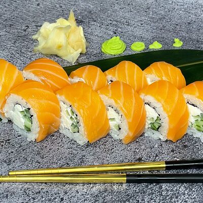 Филадельфия с огурцом в Андеграунд Pizza & Sushi по цене 483 ₽