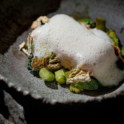 Нельма, запеченная в сметане, с зеленым гарниром в MANUL по цене 5600 ₽