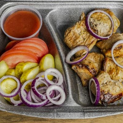 Шашлык бокс Свинина гриль в GRILL & SUSHIMASTER - ГРИЛЬ и СУШИ МАСТЕР по цене 499