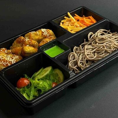 Бенто со свининой в Пару палок по цене 590 ₽