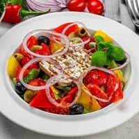 Салат греческийв Ковчег Premium & Grill