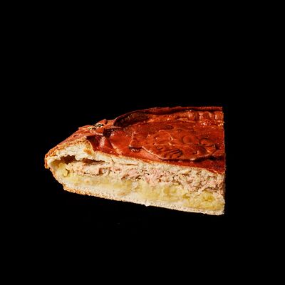 Пирог рыбный с картофелем в Пекарь Хлебов по цене 4200 ₽