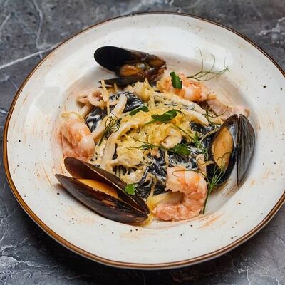 С морепродуктами в Maki Family по цене 399