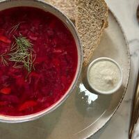 Борщ с кешью-сметанкой в Veg Harmony Cafe