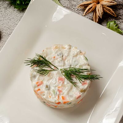 Оливье классический с цыпленком на гриле в Keto & Kote Грузинская кухня по цене 384 ₽