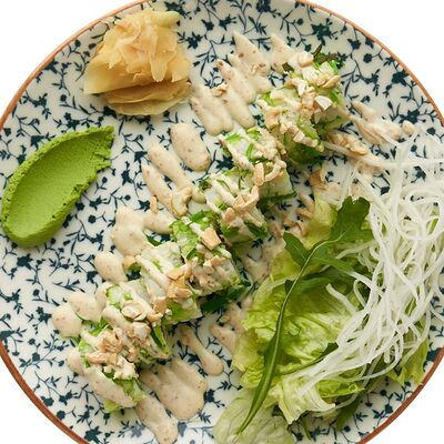 Ролл с лососем и чукой в Cheese Knock по цене 815 ₽