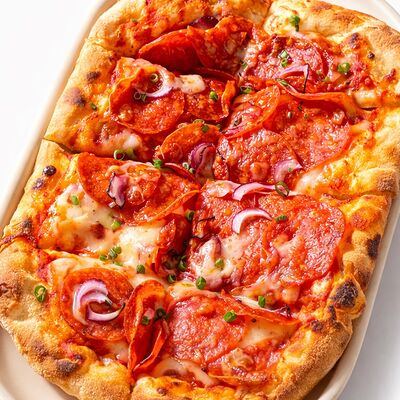 Римская пиццa пеперони в Chinch по цене 1100 ₽