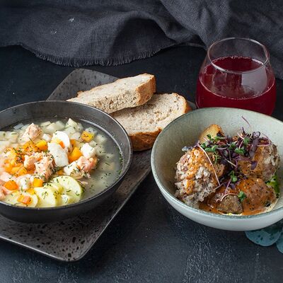 Ланч Медиум 2 (суп и горячее и напиток) в Изи Паб по цене 750 ₽