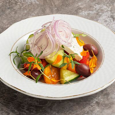 Салат Греческий в Гранж Кафе по цене 950 ₽