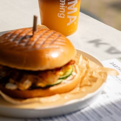 Брэкфаст-бургер в Karma по цене 825 ₽