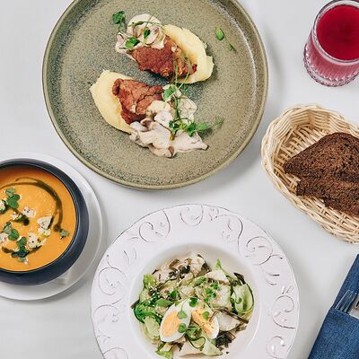 Деловые Обеды. 2 блюда: Салат и второе блюдо в Cruise по цене 650 ₽