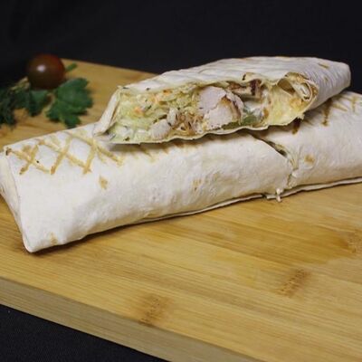 Фирменная шаурма с курицейв Шашлычный остров по цене 380 ₽