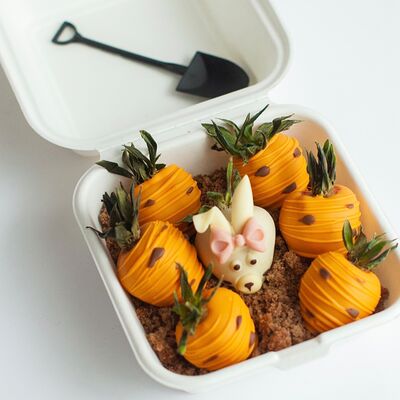 Набор Зайке клубника в шоколаде в Клубникисс по цене 2000 ₽