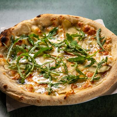 Пицца Груша-горгонзола в Oreganos по цене 690 ₽