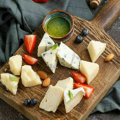 Сырная тарелка Европа в Баклажан в ТЦ 