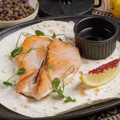 Стейк из лосося в Добрый Грузин по цене 1350 ₽