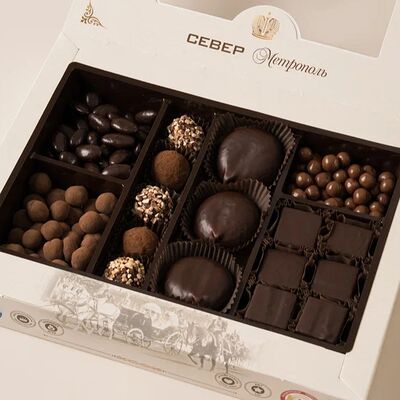 Набор конфет Санкт-Петербург в Север-Метрополь по цене 3440 ₽