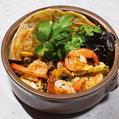 Тёплый салат с креветками в Антрекот по цене 650 ₽