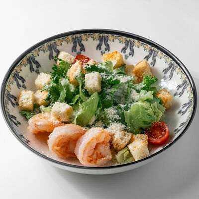 Салат Цезарь с креветками в Sunrise по цене 598 ₽