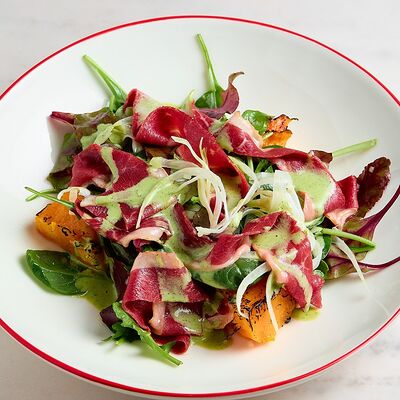Салат с копченой уткой в Лицей по цене 990 ₽