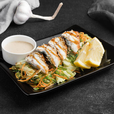 Салат Унаги Сарада в Vkus Land по цене 350 ₽