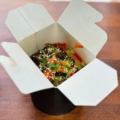 Гречневая соба с курицей, грибами и овощами в Pizza Point по цене 720 ₽