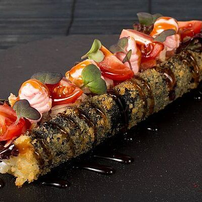 Ролл-дог с копченным лососем и курочкой в Луиджи & Тосё по цене 499