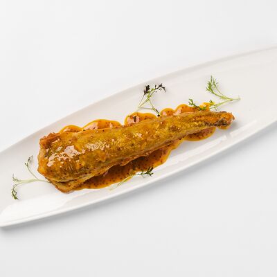 Хек жареный с облепиховым соусомв Омулевочная по цене 400 ₽