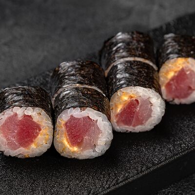 Маки Тунец спайси в Harumi по цене 416 ₽