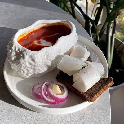 Борщ в Moyo по цене 425 ₽