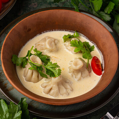 Патара Хинкали с лососем и картофелем в сливочном соусе в Елки Холл по цене 499 ₽