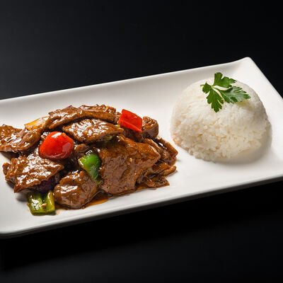 Жареная говядина в соусе хойсин и рис в Китайский фонарик по цене 780 ₽