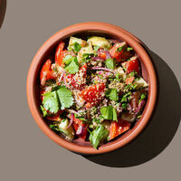 Овощной салат по-тбилисски в Хачапури и вино