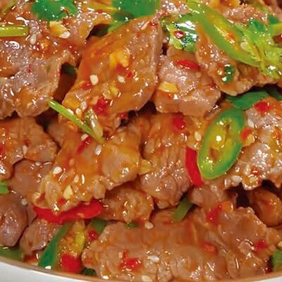 А10 Салат с говядиной 凉拌牛肉 в Charlie tea по цене 980 ₽