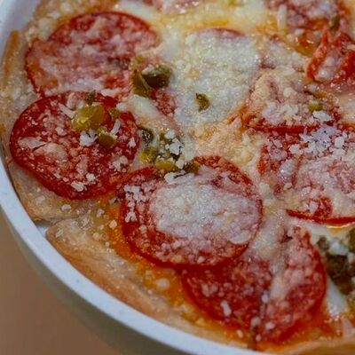 Роти с пеперони и халапеньо в 1961 coffee по цене 490 ₽