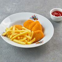 Куриные наггетсы с картофелем фри в Папаша Клаусс