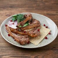 Корейка ягненка в Лари