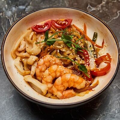 Вок с морепродуктами в Maki Family по цене 299