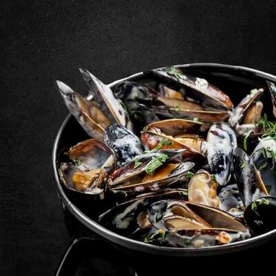 Мидии в сливочно-сырном соусе в Sultan Kebab по цене 1200 ₽