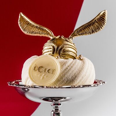 Золотой снитчв Dolce Cafe по цене 564 ₽