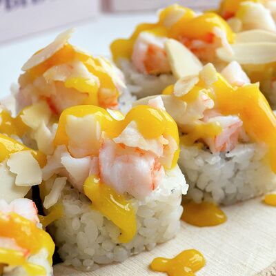 Ролл сладкая креветка с манго соусом в Держи рыбу по цене 500