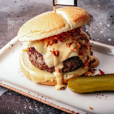 Бургер с жареными вешенками и двойным сыром в Torro Grill по цене 1090 ₽