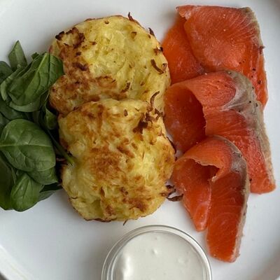 Драники с лососем в Crystal по цене 710 ₽