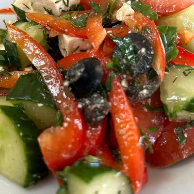 Салат Греческий в Секрет Огонька по цене 160 ₽