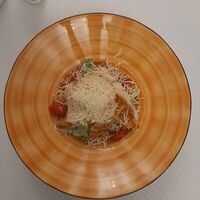 Салат Цезарь с курицей в Атлант