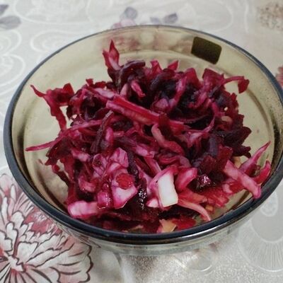 Салат из свеклы и капусты в Осетринка по цене 280 ₽