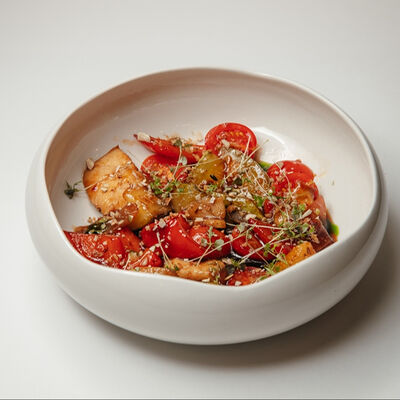 Теплый салат с курицей в Сны любимого кота по цене 635 ₽