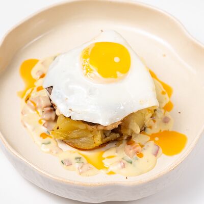 Мраморный бифштекс с яйцом в Неспешник по цене 825 ₽