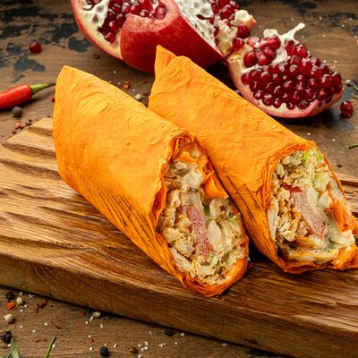 Шаурма со свининой на углях в сырном лаваше в Вкусно есть всё на углях по цене 490 ₽