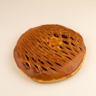 Пирог с яблоком и брусникой в Пекарня Буханка по цене 1016 ₽